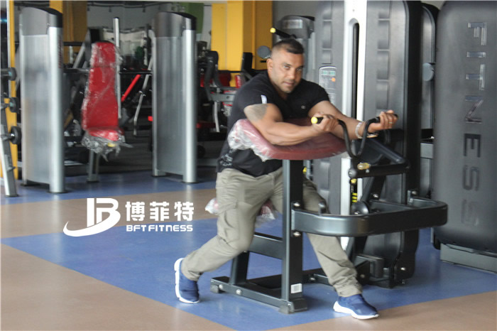 客户在测试二头肌芭乐视频黄在线观看