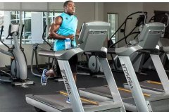 跑步机真的伤膝盖吗？健身房的商用跑步机呢？